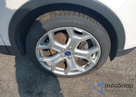 2017 Ford Escape Titanium из США, поврежденный, VIN 1FMCU9JDXHUB55968